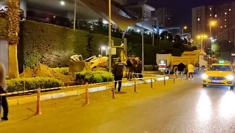 AVM Girişinde Doğalgaz Paniği: Alışveriş Keyfini Gölgede Bırakan Olay