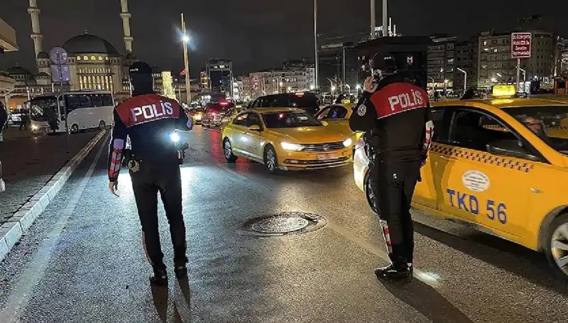 İstanbul'da Gece Yarısı Operasyonu: 873 Gözaltı Yapıldı