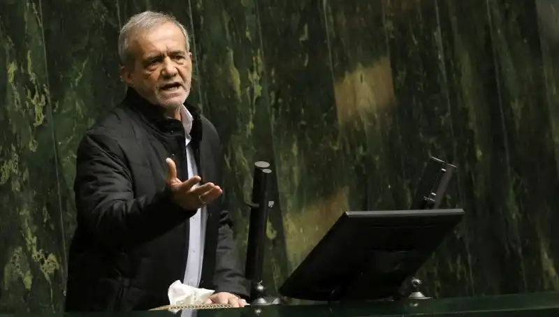 İran Cumhurbaşkanı Yardımcısının Lüks Gezisi, Ekonomi Krizini Gündeme Getirdi