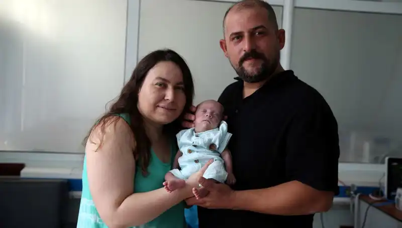 800 Gram Doğdu, 4 Ay Yoğun Bakımda Kaldı: Minik Bebeğin Hayat Mücadelesi