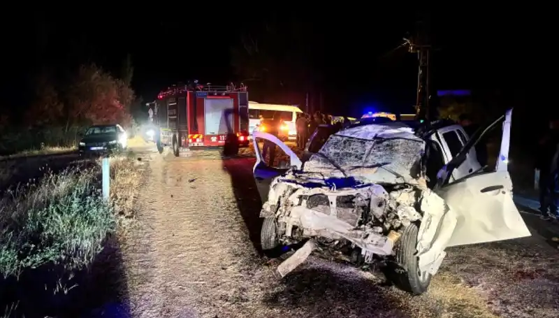 Ciple Traktör Çarpıştı: 5 Kişi Yaralı, Kazanın Sebepleri Araştırılıyor