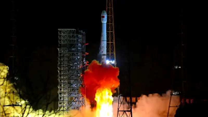 Çin, Tienvın-2 Asteroid Keşif Aracını Uzaya Gönderdi: Uzayda Yeni Bir Dönem Başlıyor
