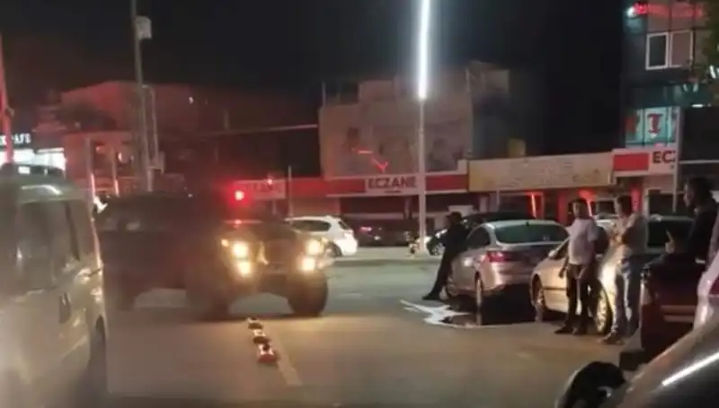 Kardeşi Annesini Bıçakla Yaralayan Genç, Şoke Eden Olayda Kardeşini Öldürdü