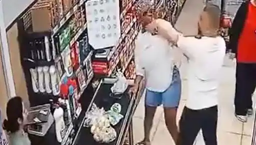 Markette Kasa Sırasında Gerilim: Bir Anne ve Çocuğu Şok Oldu!