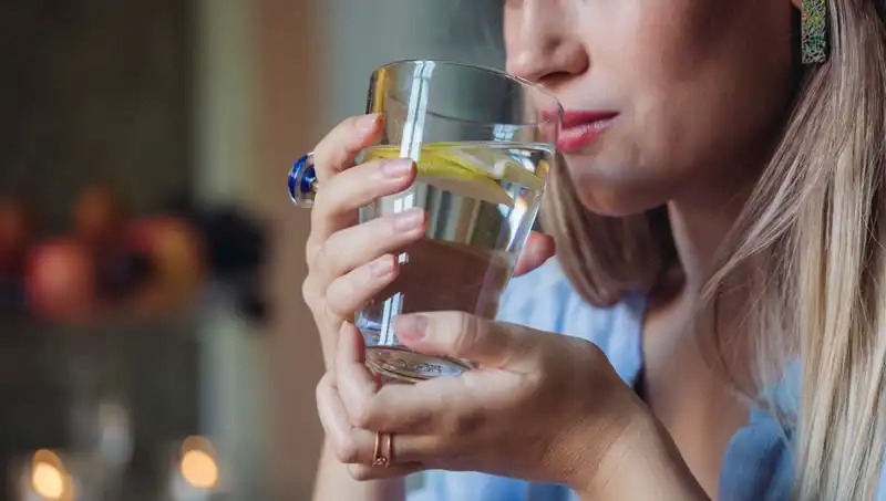 Harvardlı Uzmanından Limonlu Su Açıklaması: Sağlık Üzerindeki Etkileri Ne?