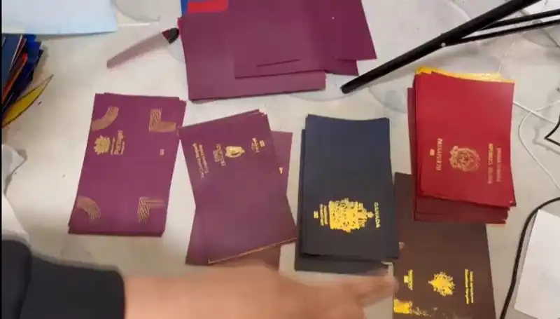 Sahte Pasaport ve Vize Çetesi Çökertildi: Operasyonda Yakalananlar Şok Etti