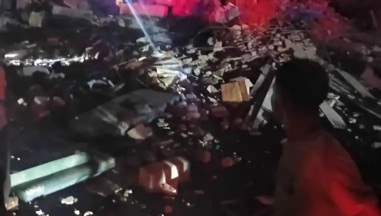 Yemen'deki ABD Saldırısı: Altı Kişi Hayatını Kaybetti, On Altı Yaralı