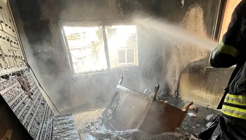 Mersin'de Apartman Dairesinde Çıkan Yangın Korkuttu, Olay Yeri Kapatıldı
