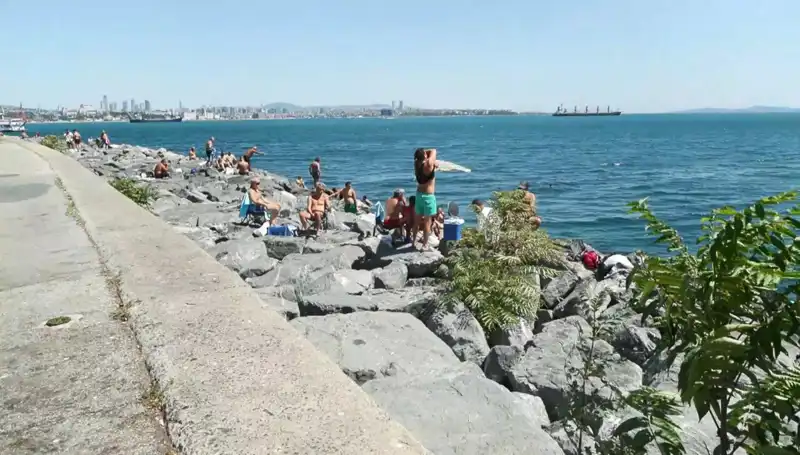 Hava Sıcaklığı Artınca İstanbullular Sahillere Akın Etti!