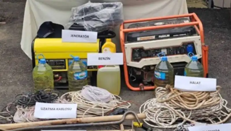 Kaçak Kazı ve Uyuşturucu Operasyonunda 9 Şüpheli Yakalandı: Gözaltı Süreci Başladı