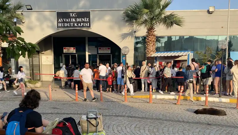 Bayram Tatilinde Midilli Adası'na Yoğun İlgi: Nedenleri ve Gezilecek Yerler