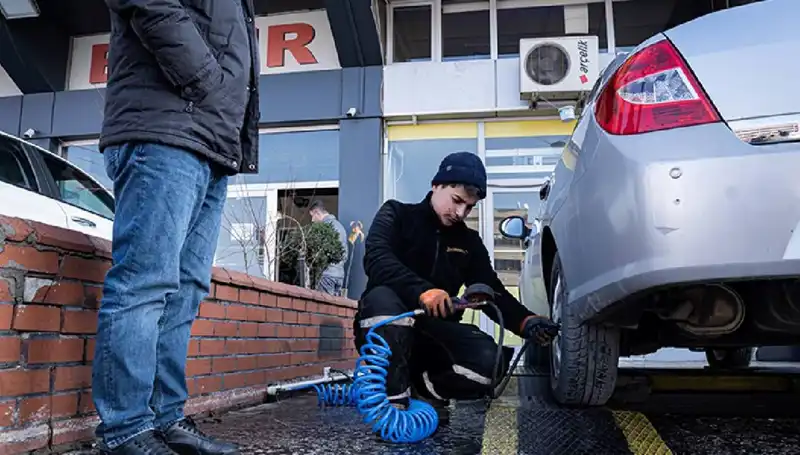 Lastik Basıncınız Güvenliğinizi Tehdit Ediyor: Kazalara Dikkat!