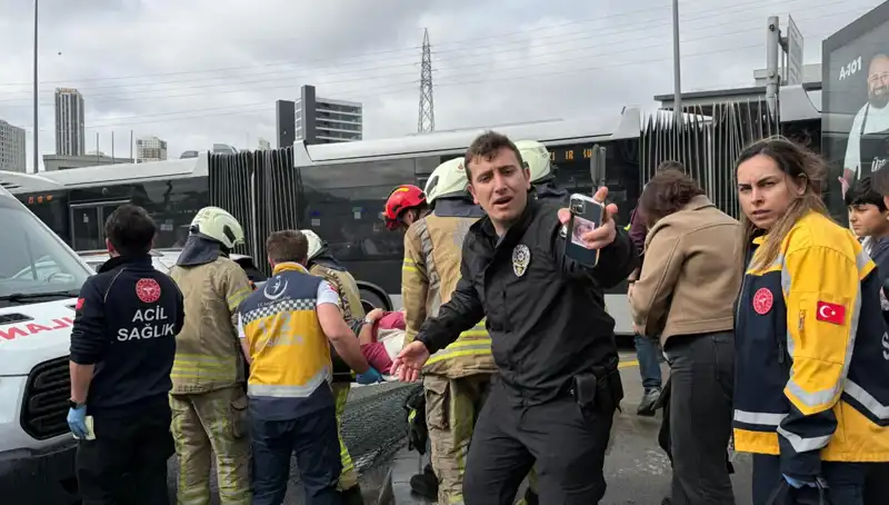 Metrobüs Seferleri Durduruldu: Kazada Üzücü Kayıplar ve Yaralılar Var