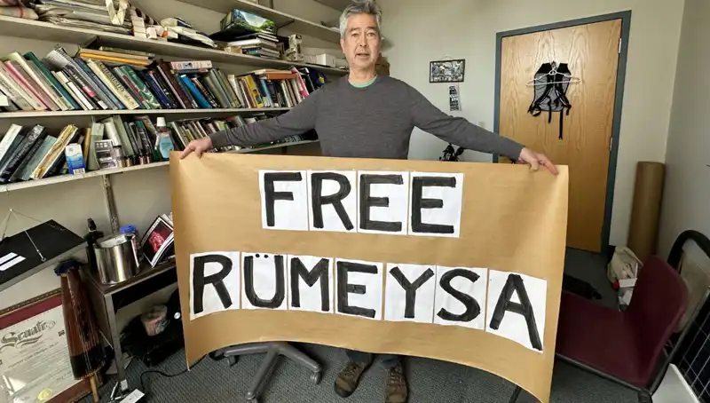 Amerikan Profesör, Rümeysa Öztürk İçin Adalet İçin Açlık Grevine Başladı