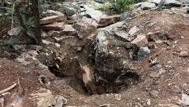 Eski Vali ve Emekli Albay Define Avında Yakalandı: Olayın Arkasındaki Gerçekler