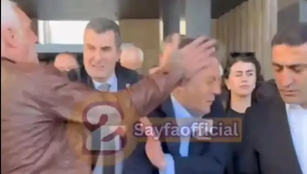 Özgür Özel'e AKM Çıkışında Fiziksel Saldırı: Gözaltına Alınanlar Var mı?