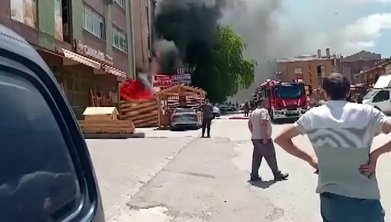 Ankara'da Yangın Faciası: İş Yerleri Alev Alev Yandı