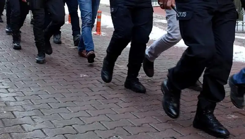 MİT ve Emniyet'ten FETÖ'ye Şok Baskın: Gözaltı Sayısı Yüzleri Aştı
