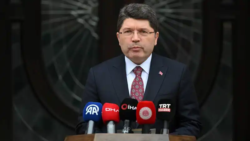 İmralı Heyeti, Adalet Bakanı Tunç ile Kritik Görüşmeyi Gerçekleştiriyor
