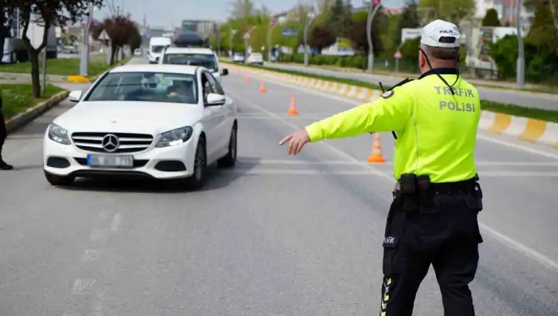 2025 Yılında Yeni Trafik Cezaları: Ne Kadar Artıyor ve Neler Değişiyor?