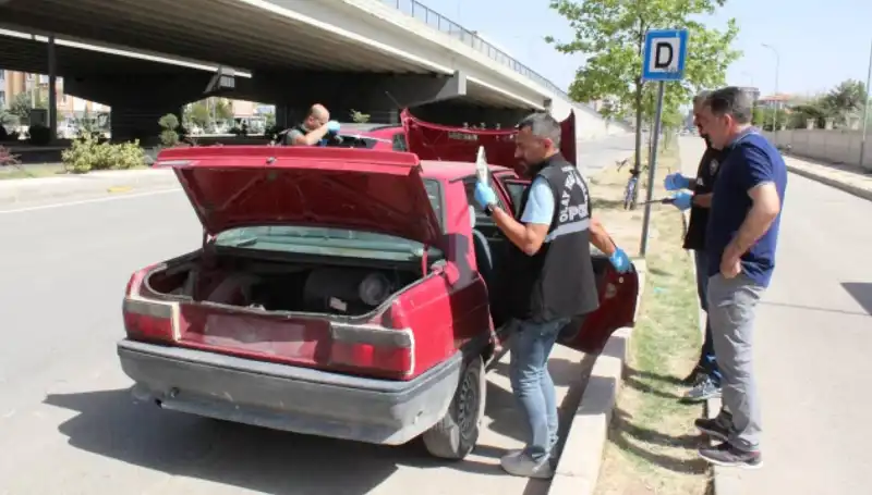 Çaldığı Aracın Yakıtı Bitince İkinci Araçla Kaçtı: Olayın Detayları Şoke Edici!