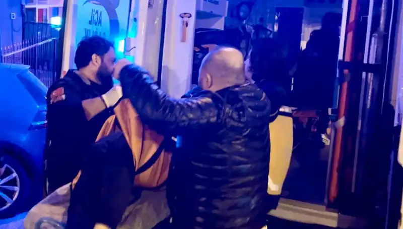 Tartışma Sonrası Olaylı Anlar: Genç Adam Babasını Vurdu!