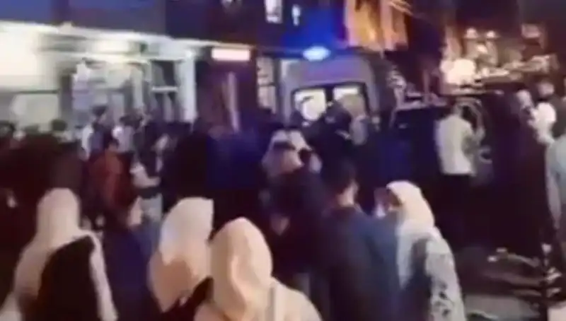 14 Yaşındaki Kader Balkondan Düştü: Hayati Tehlikesi Devam Ediyor