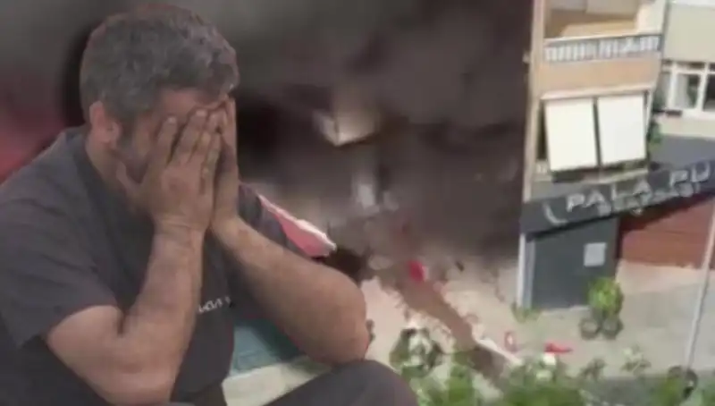 Ataşehir'de Yangın Faciası: İş Yerinin Sahibi Gözyaşlarına Boğuldu