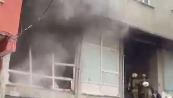 İstanbul'da Beş Katlı İş Yerinde Yangın Paniği: Ayrıntılar Belirleniyor