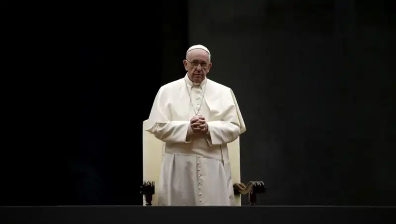 İlklerin Papası: Kapıcılıktan Vatikan'a Francis’in Eşsiz Yolculuğu