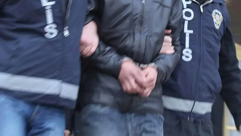 Adana'da Uyuşturucu Denetimi: 45 Şüpheli Gözaltında!