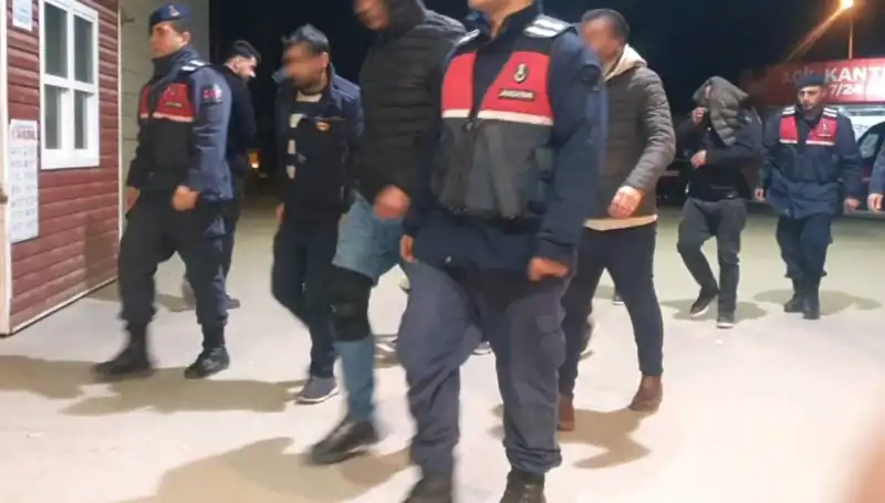 Bağ Evinde Uyuşturucu Partisine Şok Baskın: Gözaltılar ve Patlayan Skandal