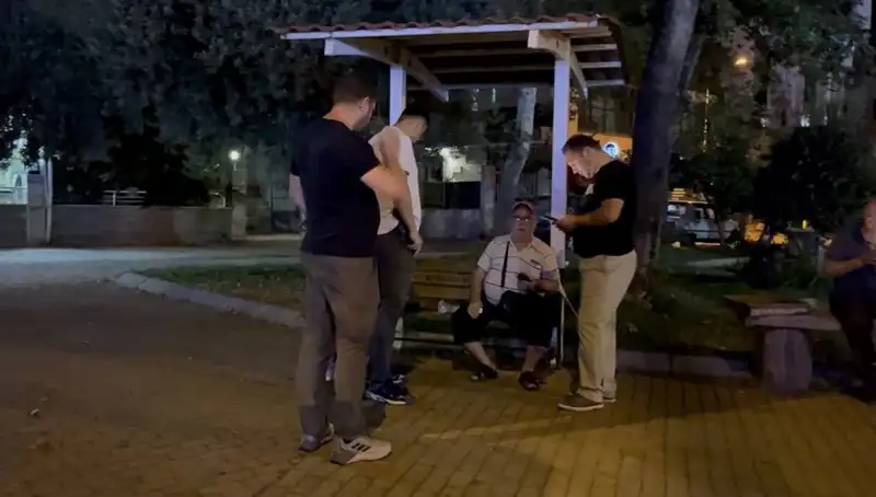 Kısmı Görme Kaybı Olan Adamın Telefon Çalındı: Sokak Güvenliği Tartışma Konusu Oldu
