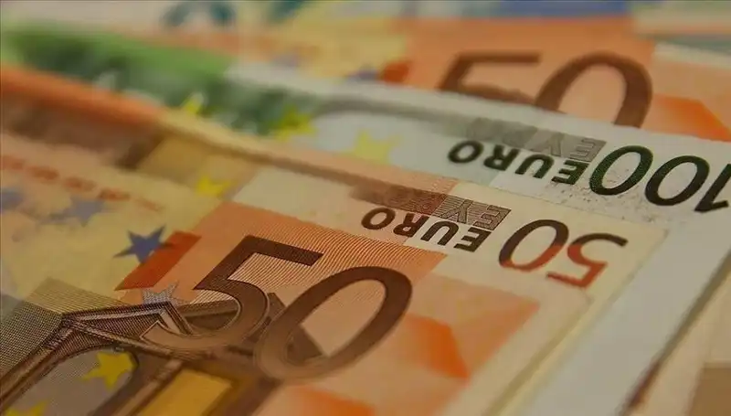 Euro, Dolar Karşısında Zirve Günlerinin Ardından Geriledi