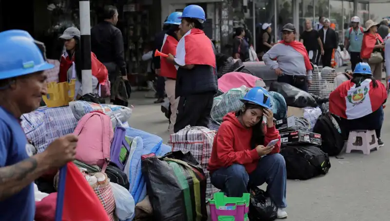 Peru'daki Madenciler Sokaklarda: Protestolar ve Talepler Giderek Yükseliyor