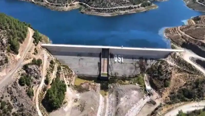 Çeşme'de Su Kesintileri Sona Eriyor, Aylardır Süren Hasret Bitiyor!