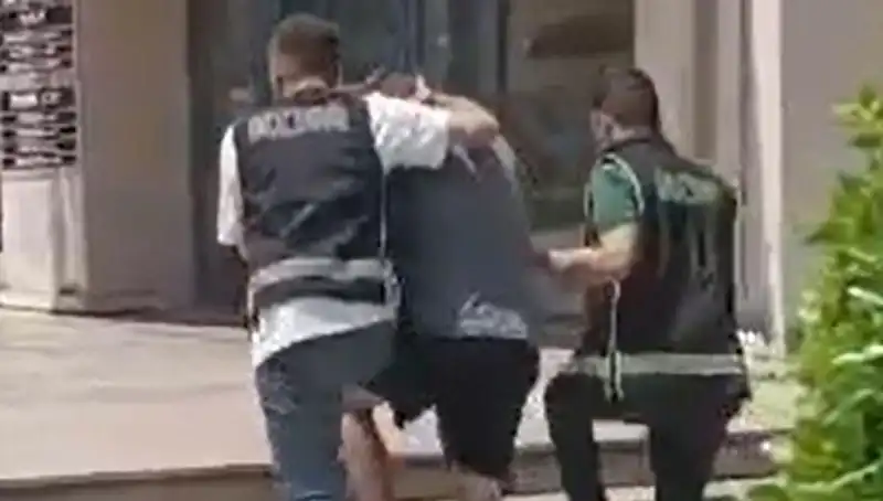 Sahte Dövizle Alışveriş Yapan Turist Sınır Dışı Edildi: Detaylar Şok Etti!